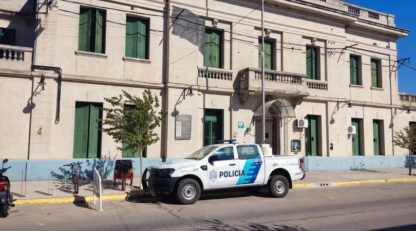Detuvieron a un hombre acusado de vender cocaína en Parque Chacabuco