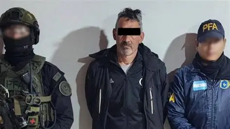Caba: Detuvieron a “Bebote” Álvarez, exlíder de la barra de Independiente, en una causa por narcotráfico internacional