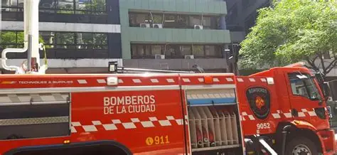 Incendio en un PH de San Cristóbal: 30 personas se autoevacuaron