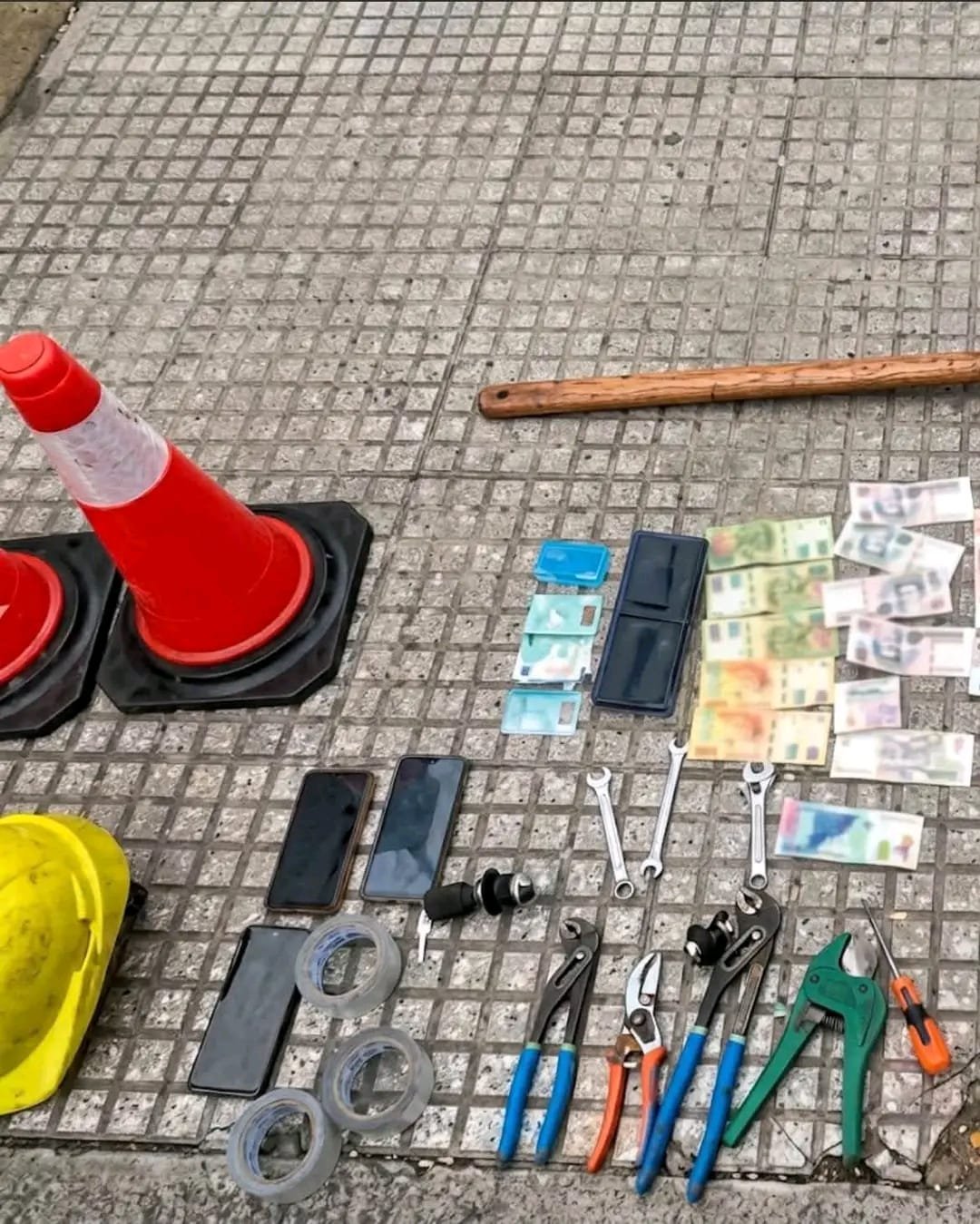 DETUVIERON A CINCO LADRONES QUE ROBABAN CABLES EN NÚÑEZ