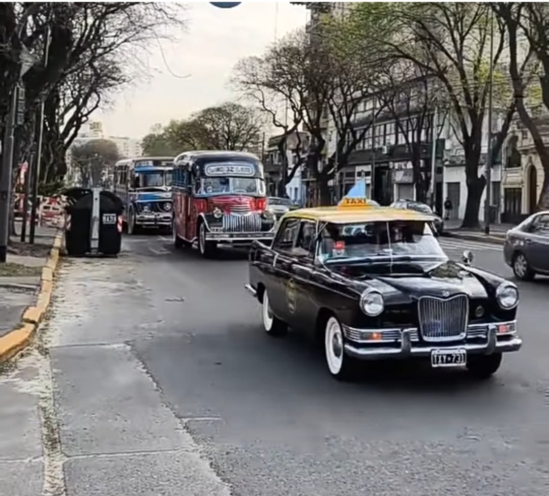 El pasado Domingos hubo una Caravana de Colectivos por las calles de la ciudad