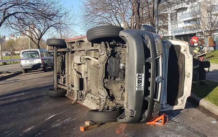 COLEGIALES  : CHOQUE ENTRE UN CAMIÓN Y UN AUTO