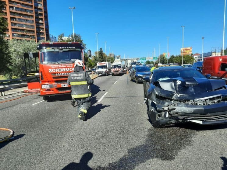 CHOQUE MÚLTIPLE EN LA GENERAL PAZ: ACTÚA EL SAME CON UNIDADES TERRESTRES Y AÉREAS