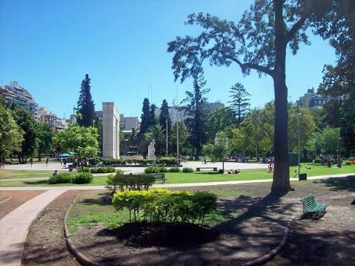LLEGA CAFECITO EN EL PARQUE RIVADAVIA