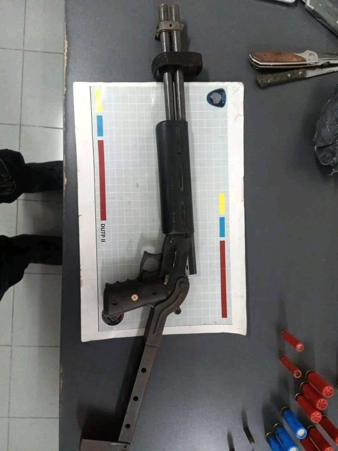 Detuvieron a un hombre en Barrio Zavaleta con armas de guerra y pasta base